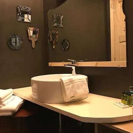 Sanctus Syrus 2 ベッド・アンド・ブレックファスト