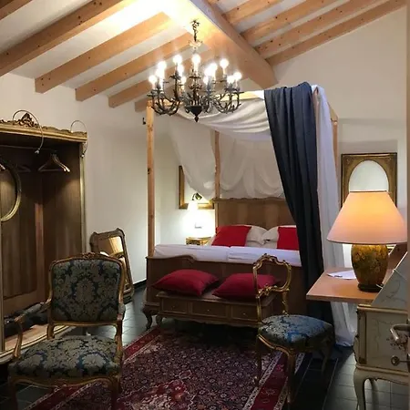 Sanctus Syrus 2 Oda ve Kahvaltı 4*