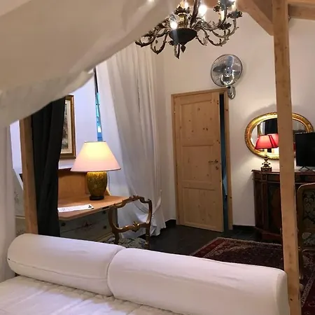 Sanctus Syrus 2 ベッド・アンド・ブレックファスト