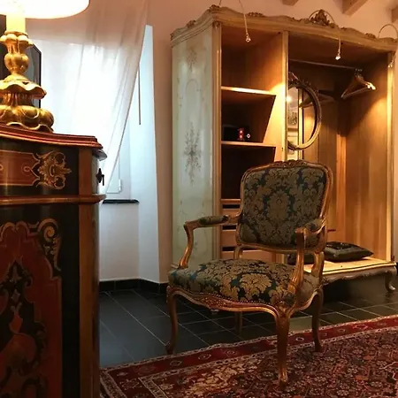 Sanctus Syrus 2 住宿加早餐酒店 阿尔本加