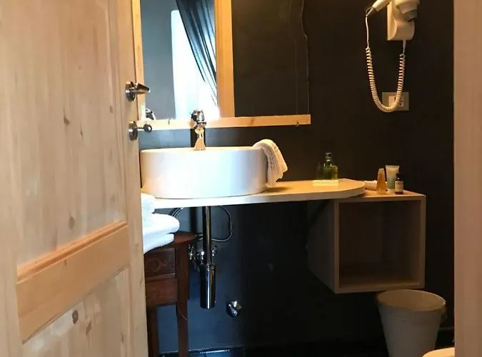 Sanctus Syrus 2 4* Albenga